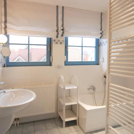 Freesenbruch Doppelhaushaelfte 12a - Steuerrad